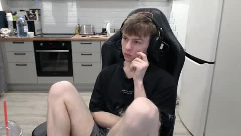 Snapshot of alex_gotcha chatting on February 9, 2025, 4:40 pm Alex online show from February 9, 2025, 4:40 pm