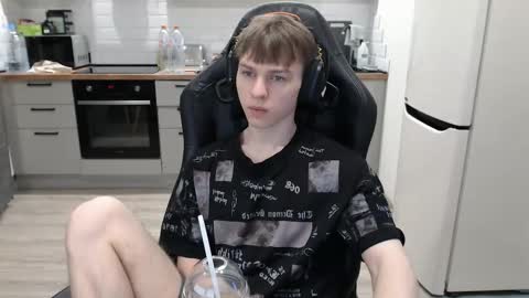 Snapshot of alex_gotcha chatting on February 12, 2025, 6:40 pm Alex online show from February 12, 2025, 6:40 pm