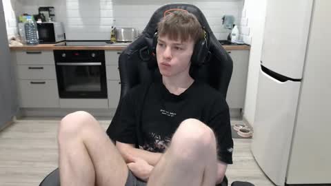 Snapshot of alex_gotcha chatting on February 16, 2025, 3:37 am Alex online show from February 16, 2025, 3:37 am