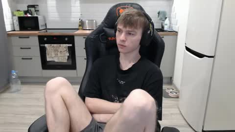 Snapshot of alex_gotcha chatting on February 17, 2025, 3:47 am Alex online show from February 17, 2025, 3:47 am