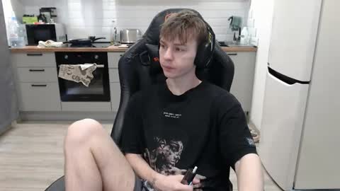 Snapshot of alex_gotcha chatting on February 21, 2025, 9:34 am Alex online show from February 21, 2025, 9:34 am