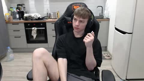 Snapshot of alex_gotcha chatting on February 27, 2025, 9:04 pm Alex online show from February 27, 2025, 9:04 pm