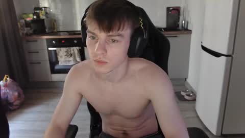 Snapshot of alex_gotcha chatting on March 7, 2025, 1:07 pm Alex online show from March 7, 2025, 1:07 pm