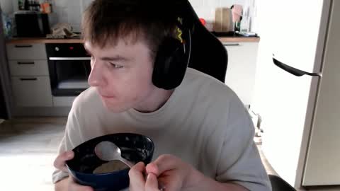 Snapshot of alex_gotcha chatting on September 9, 2025, 6:13 am Alex online show from September 9, 2025, 6:13 am