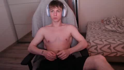 Snapshot of alex_gotcha chatting on October 4, 2025, 7:12 pm Alex online show from October 4, 2025, 7:12 pm