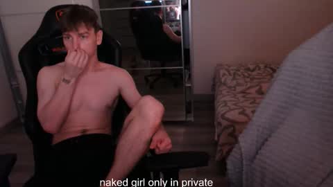 Snapshot of alex_gotcha chatting on October 16, 2025, 9:49 pm Alex online show from October 16, 2025, 9:49 pm