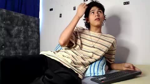 Snapshot of alex_mark_ chatting on April 21, 2026, 4:56 pm alex_mark_ online show from April 21, 2026, 4:56 pm