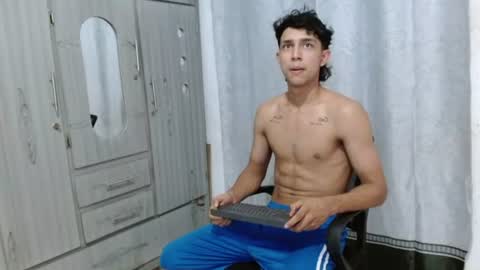 Snapshot of alex_martin47 chatting on June 30, 2026, 12:33 am alex online show from June 30, 2026, 12:33 am