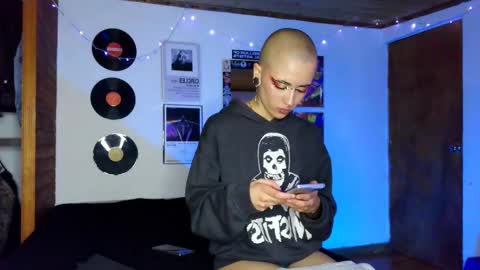 Alex online show from February 16, 2025, 10:43 pm