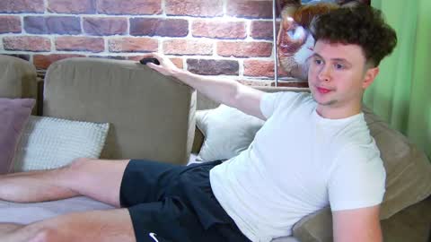 Snapshot of alex_onelove chatting on May 16, 2026, 12:37 pm Alex online show from May 16, 2026, 12:37 pm
