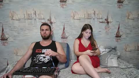 Alex and Sarah online show from September 10, 2025, 8:20 pm