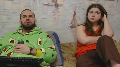 Alex and Sarah online show from April 12, 2026, 10:37 pm