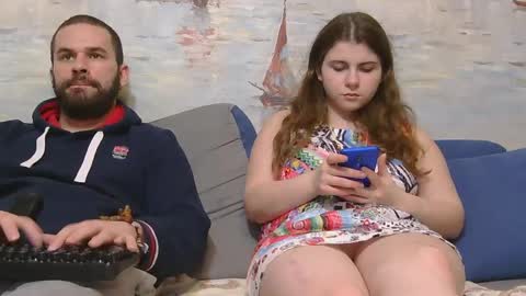 Alex and Sarah online show from April 23, 2026, 9:50 pm