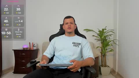 Snapshot of alex_tower chatting on February 12, 2026, 10:38 pm Alex Towers online show from February 12, 2026, 10:38 pm