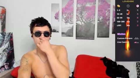 Alex WandHot online show from October 15, 2025, 12:05 pm