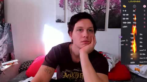 Alex WandHot online show from October 28, 2025, 7:56 am