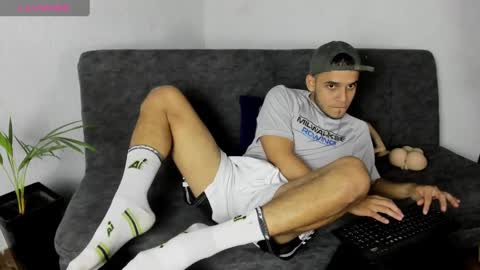 Alex Woll online show from September 22, 2025, 7:21 am