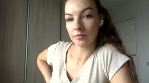 alexa_dreaam online show from September 21, 2025, 6:59 am