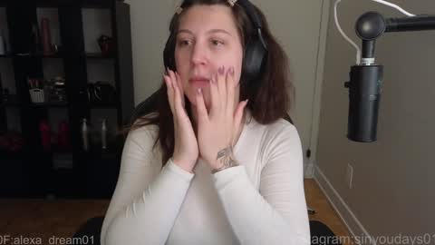 dont be afraid to click social media link its  working  just click on that  online show from December 17, 2025, 11:00 pm