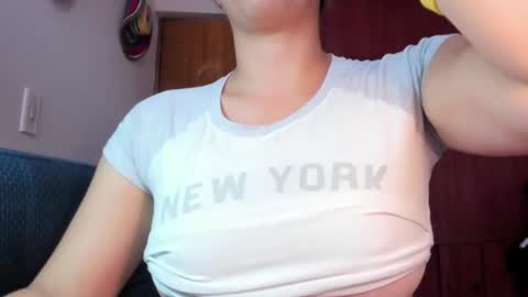 Snapshot of alexa_latina chatting on July 7, 2026, 4:11 pm alexa latina online show from July 7, 2026, 4:11 pm