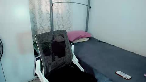 Snapshot of alexa_louise chatting on January 6, 2025, 4:47 am ALEXA - DONT FORGET TO FOLLOW AND RATE ME THUMBS UP online show from January 6, 2025, 4:47 am