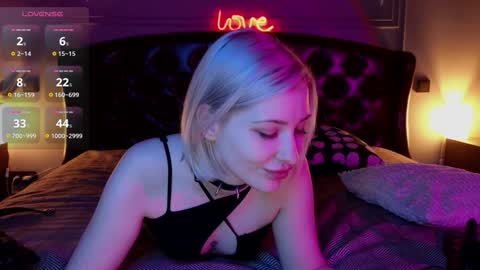 Snapshot of alexa_novak chatting on January 9, 2025, 1:50 am Alexa online show from January 9, 2025, 1:50 am