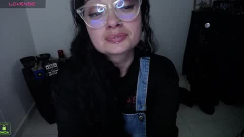 Snapshot of alexa_sweet69x chatting on December 19, 2024, 11:35 pm Alexa online show from December 19, 2024, 11:35 pm