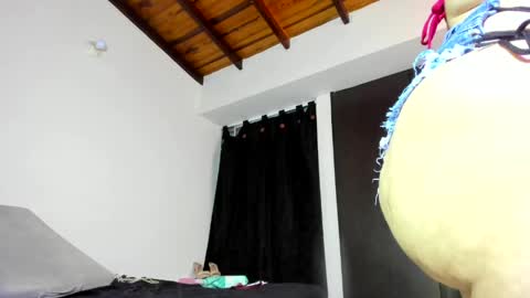 Snapshot of alexaablum chatting on May 27, 2026, 1:02 am Alexa online show from May 27, 2026, 1:02 am