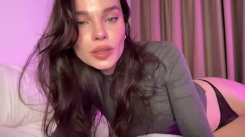 Ember Valentine online show from March 6, 2026, 9:33 pm