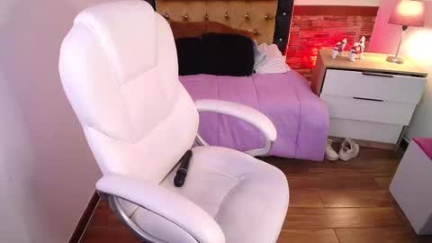 Alexa Moon online show from February 15, 2025, 4:12 pm