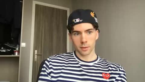 Snapshot of alexander0_ chatting on February 25, 2026, 7:18 am Alexander online show from February 25, 2026, 7:18 am