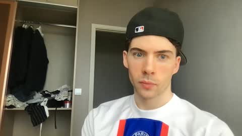 Snapshot of alexander0_ chatting on February 28, 2026, 8:26 am Alexander online show from February 28, 2026, 8:26 am