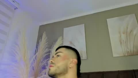 Snapshot of alexander_diiaz chatting on June 1, 2026, 1:57 pm Alexander Diaz online show from June 1, 2026, 1:57 pm