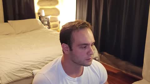 alexanderthemid online show from November 4, 2025, 3:27 am