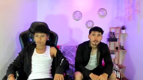 chicos hot online show from October 5, 2025, 1:09 pm