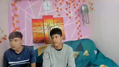 chicos hot online show from October 16, 2025, 2:18 pm