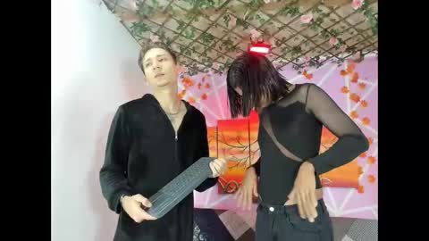 chicos hot online show from February 25, 2026, 1:43 pm