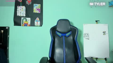 chicos hot online show from April 12, 2026, 4:17 am