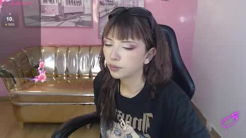 alexandra  online show from November 4, 2025, 8:30 pm