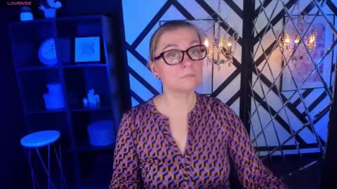 Alexandra online show from March 3, 2025, 1:42 pm