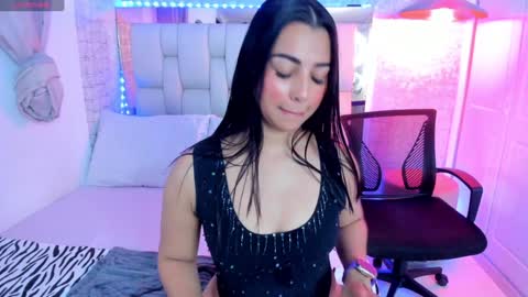 Alexandra Miller online show from January 11, 2025, 2:25 pm