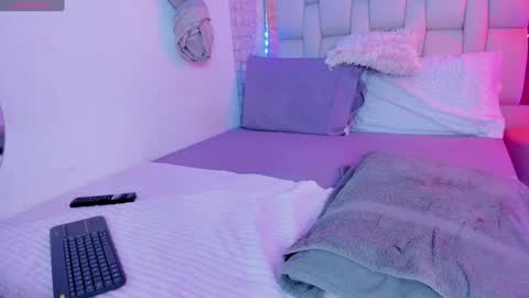 Alexandra Miller online show from January 14, 2025, 3:04 pm