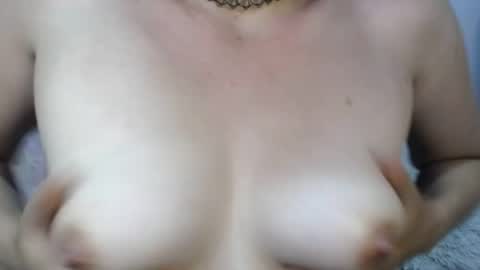 alexandrasaen online show from April 16, 2026, 9:37 pm