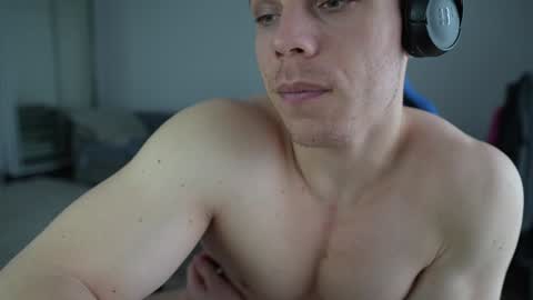 alexfit96 online show from February 8, 2025, 1:54 pm