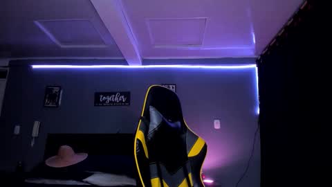 Snapshot of alexgiraldo__ chatting on September 30, 2025, 6:40 am alexgiraldo__ online show from September 30, 2025, 6:40 am