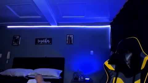 Snapshot of alexgiraldo__ chatting on October 7, 2025, 11:18 am alexgiraldo__ online show from October 7, 2025, 11:18 am