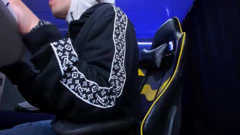 Snapshot of alexgiraldo__ chatting on October 16, 2025, 10:49 am alexgiraldo__ online show from October 16, 2025, 10:49 am