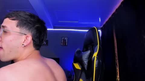 Snapshot of alexgiraldo__ chatting on October 17, 2025, 6:32 pm alexgiraldo__ online show from October 17, 2025, 6:32 pm