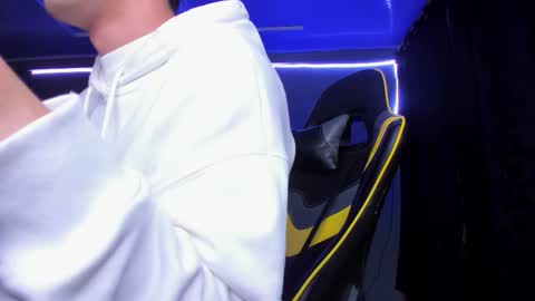 Snapshot of alexgiraldo__ chatting on November 1, 2025, 10:50 am alexgiraldo__ online show from November 1, 2025, 10:50 am