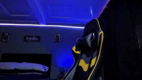 alexgiraldo__ online show from November 16, 2025, 1:06 pm